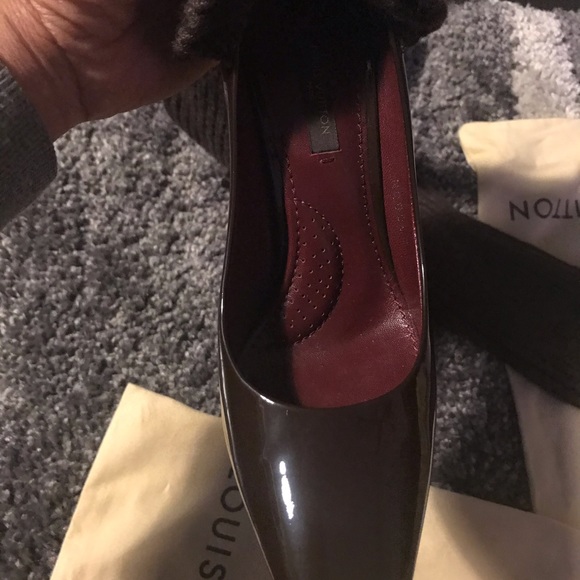 Price drop! Authentic LV shoe - Picture 4 of 8